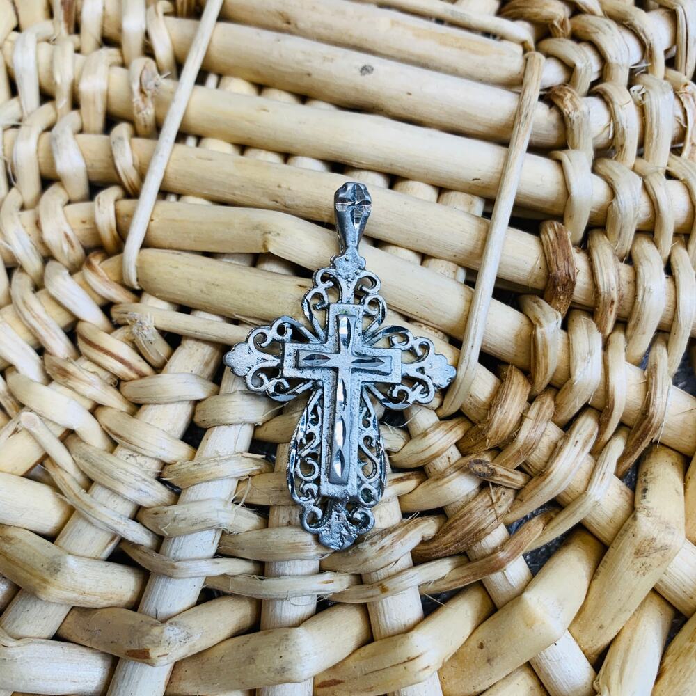 Silver Filligree Cross 1.5 x 1" Pendant Vintage
